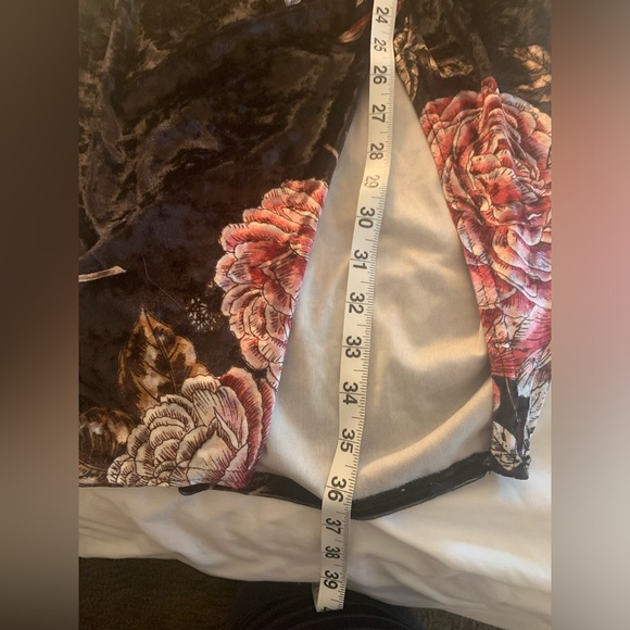 Pretty Little Things Velour Floral Wrap Dress US Size 8 - Picture 7 of 7